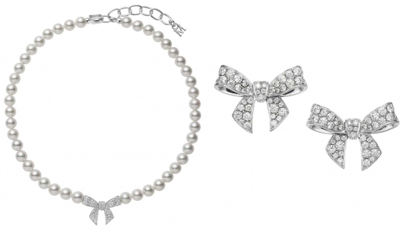 MIKIMOTO Bow Charm 珍珠項鍊、Bow Charm 鑽石針式耳環(圖/品牌提供)