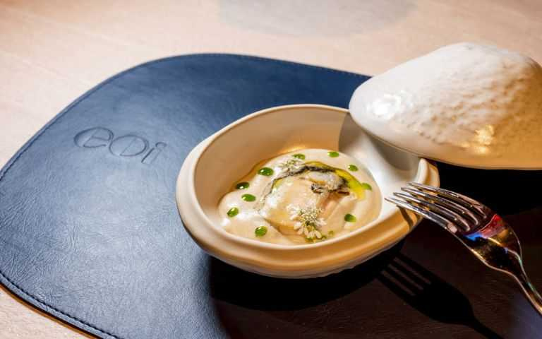 浪來前的靜默_北海道厚岸生蠔_綠豆沙_椰奶。（圖片提供／極致）