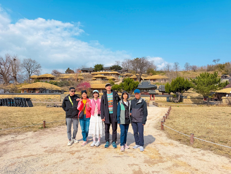 三明治世代「陪伴旅遊」正夯，帶爸媽暢玩韓國超High。（圖／東南旅遊提供）