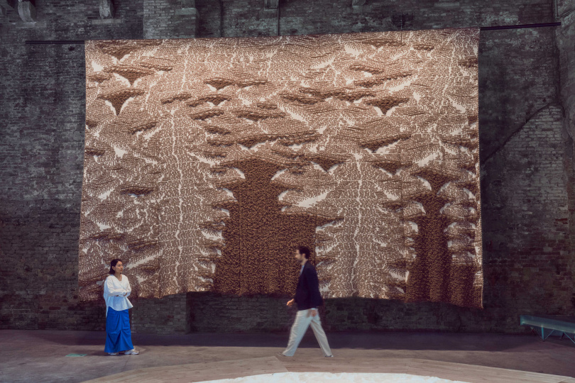 A.A. Murakami作品〈Sunsets in a Shell〉參與第61屆威尼斯藝術雙年展烏茲別克館。(圖/A.A. Murakami 提供)