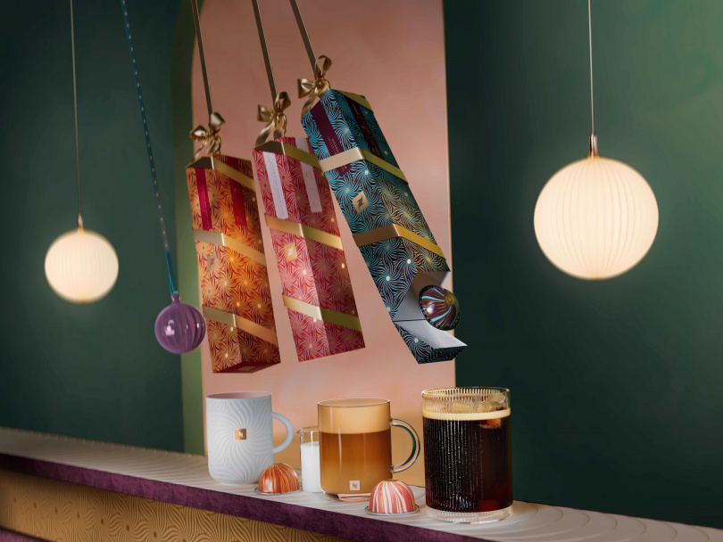 Nespresso推出三款節慶限定風味咖啡,搭配肯亞新銳藝術家暨攝影師Thandiwe Muriu以「咖啡花」為靈感創作的六款繽紛印花圖騰包裝。(圖/品牌提供)