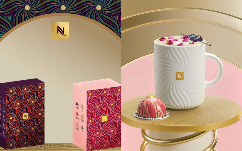(左)Nespresso 集結節慶限定咖啡風味與經典風味推出Original 系列(售價2,380元)與 Vertuo 系列(售價2,090元)兩款節慶限量咖啡組合,為冬日時光增添完整的節慶儀式感;(右)節慶限量咖啡馬克杯(售價1,120元)。(圖/品牌提供)