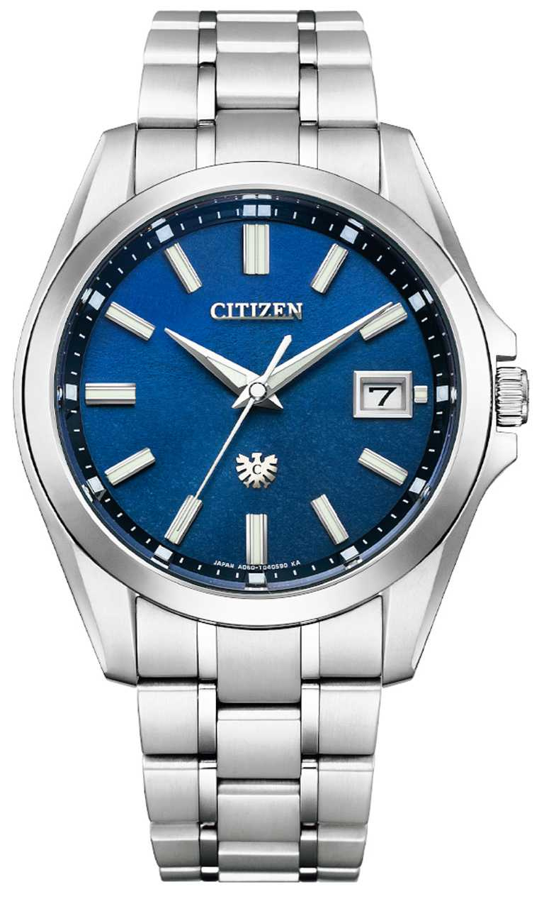 The CITIZEN「A060」光動能萬年曆腕錶，40mm，鈦金屬錶殼，琉璃藍土佐和紙錶盤，A060光動能機芯╱98,000元