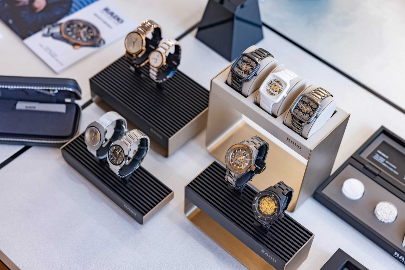 Centrix晶萃系列高科技陶瓷自動腕錶（左起）、DiaStar Original鑽星系列金屬陶瓷自動鏤空腕錶、True Square 真我系列方形高科技陶瓷鏤空腕錶、Captain Cook庫克船長系列高科技陶瓷鏤空腕錶（圖／品牌提供）