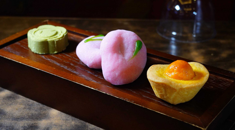 光正堂的傳統糕餅、麻糬壽桃很受喜愛。