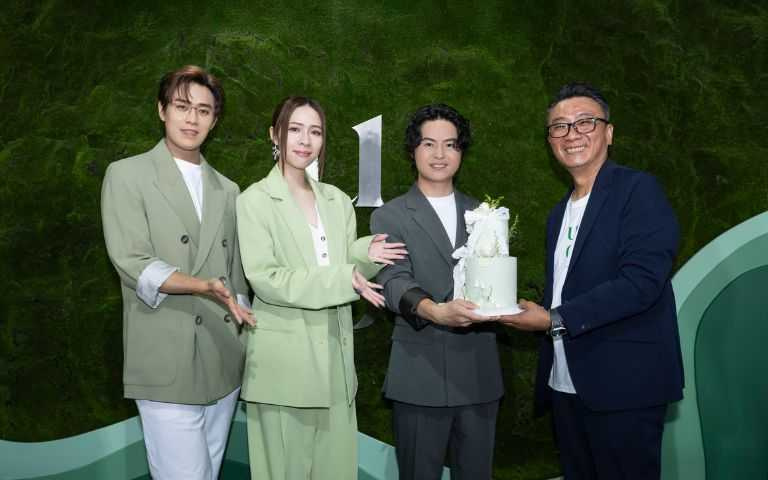 告五人親臨UG全球首店暖心探班　獻上生日蛋糕同慶週年。（圖片提供／相信音樂）