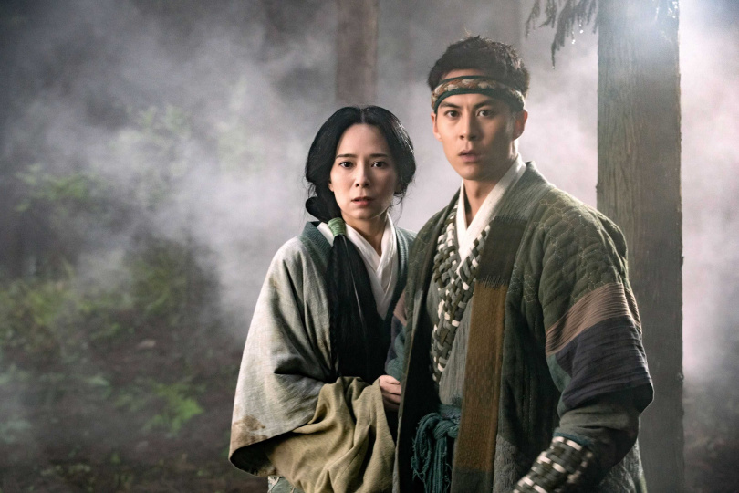 郭羨妮（左）在電影版仍是美麗出眾。（圖／華映提供）