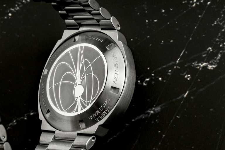 HAMILTON「PSR」腕錶錶背，以中子星為底蓋設計概念。（圖╱HAMILTON提供）