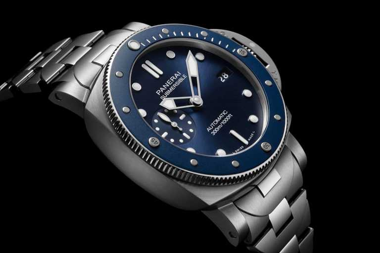 PANERAI「Submersible Blu Notte」專業潛水腕錶，磨砂精鋼錶殼，42mm，P.900型自動上鏈機芯╱331,000元。（圖╱PANERAI提供）