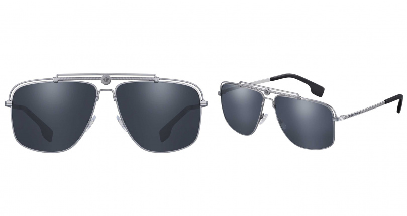 還有這款也很推薦>Versace 2022 Medusa Focus太陽眼鏡(銀色)／10,400元(圖／品牌提供)