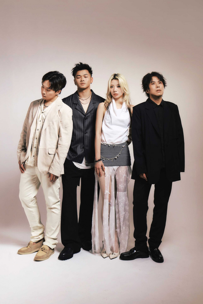 甜約翰改編曹格〈寂寞先生〉。（圖／滾石提供）