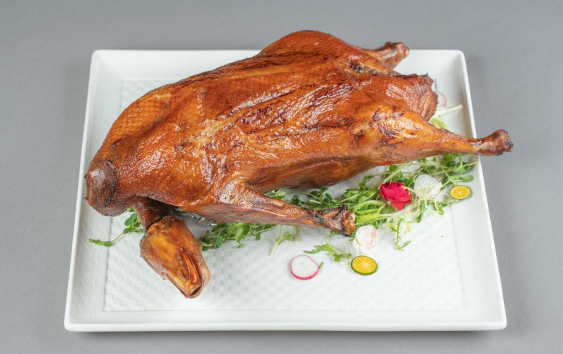 「深井燒鵝」是富士大飯店功夫菜之一。（圖／富士大飯店提供）