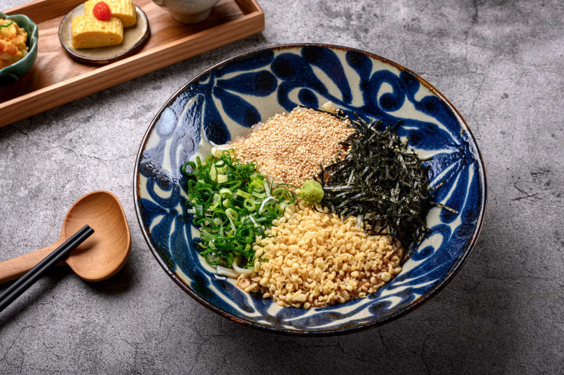 「切麥狐狸烏龍麵」則帶來了京都風味，以烏龍麵為主打，展現出不同於拉麵的獨特魅力。