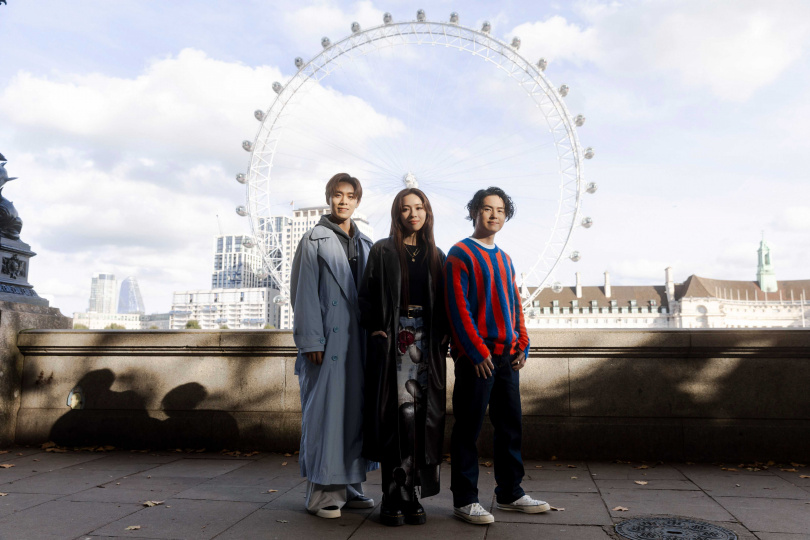 告五人在英國倫敦拍攝MV。（圖／相信音樂提供）