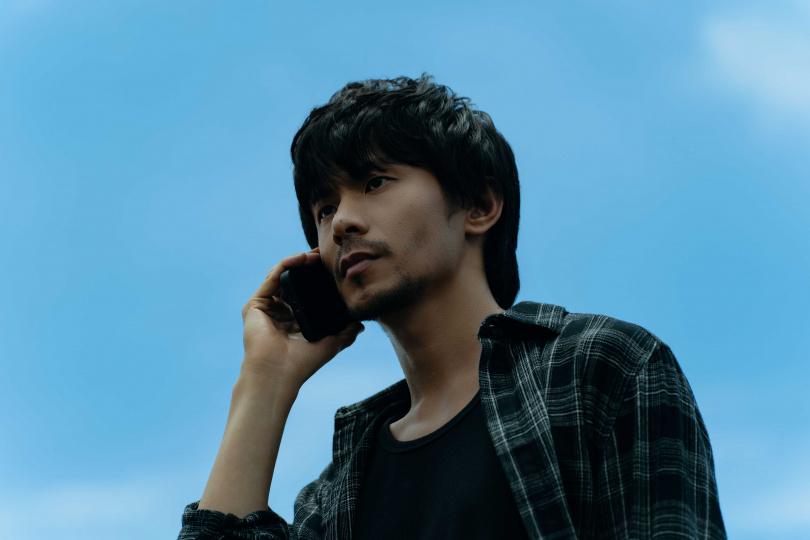 姚淳耀談及飾演的角色羅冠豪,表示他彷彿永遠拿槍指著自己的頭,隨時可以離開。(圖/瀚草影視)