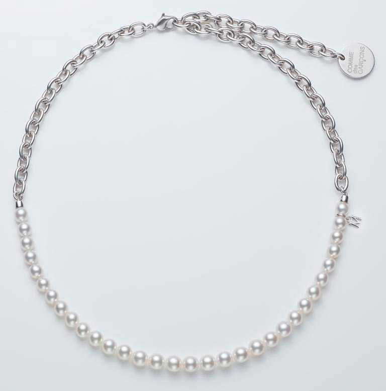 MIKIMOTO x COMME des GARÇONS聯名系列珍珠串鍊╱86,000元。（圖╱MIKIMOTO提供）