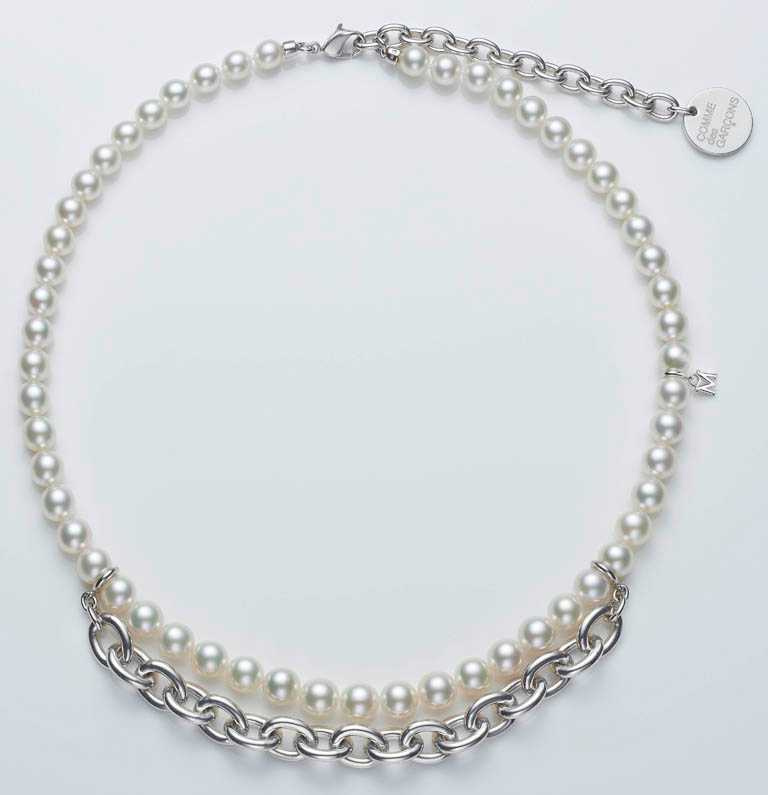MIKIMOTO x COMME des GARÇONS聯名系列珍珠串鍊╱199,000元。（圖╱MIKIMOTO提供）