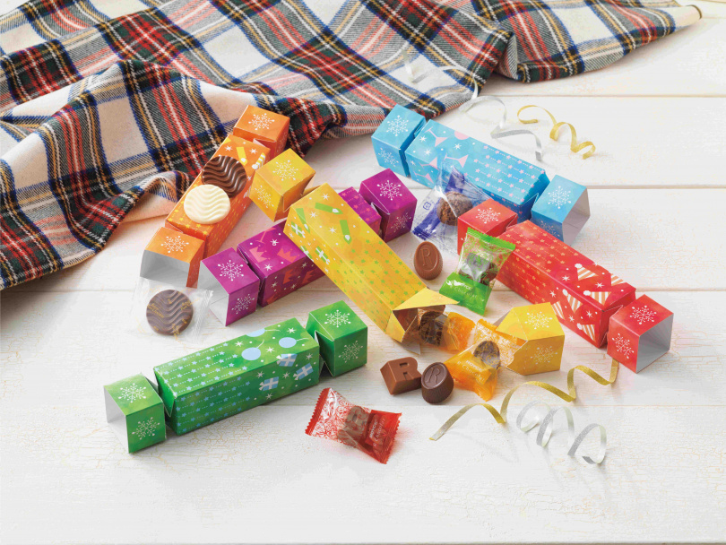 源自英國傳統習俗「聖誕拉炮巧克力組(Christmas Cracker)」7種21枚巧克力售價1080元。