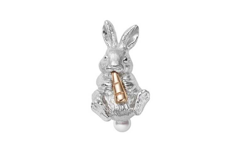 MIKIMOTO兔子造型胸針／建議售價17,000元（圖／品牌提供)