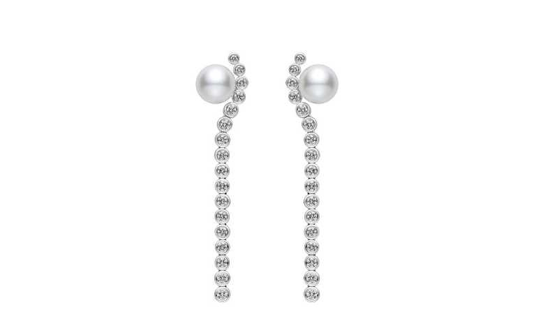 MIKIMOTO南洋珍珠鑽石流線耳環／建議售價372,000元（圖／品牌提供)