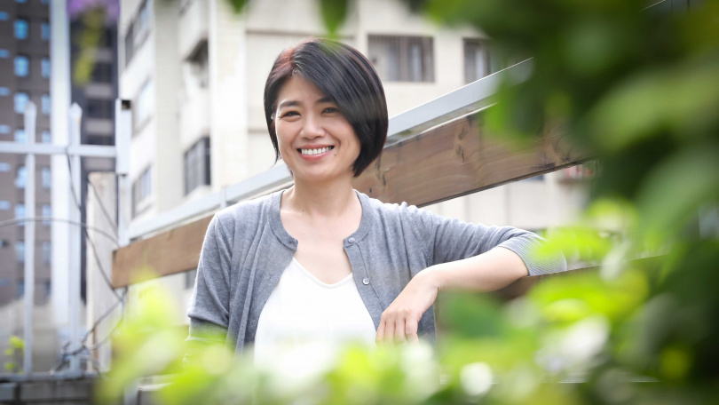 嚴藝文對自己突發奇想的劇情感到非常滿意。（圖／侯世駿攝）