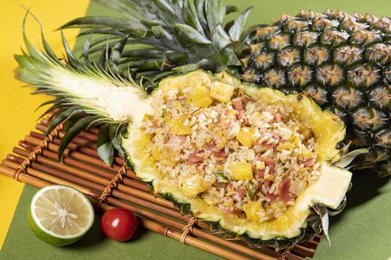 「泰饗吃」系列料理中的泰式鳳梨炒飯。