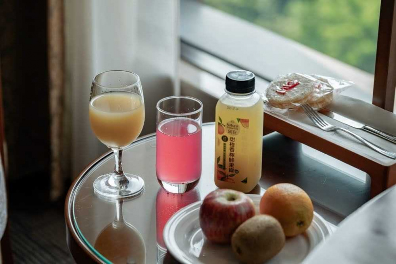 神旺商務酒店此次與多次榮獲國際大獎的鮮榨「純在冷壓蔬果汁」合作，不論是純飲或是搭配酒款都十分消暑。