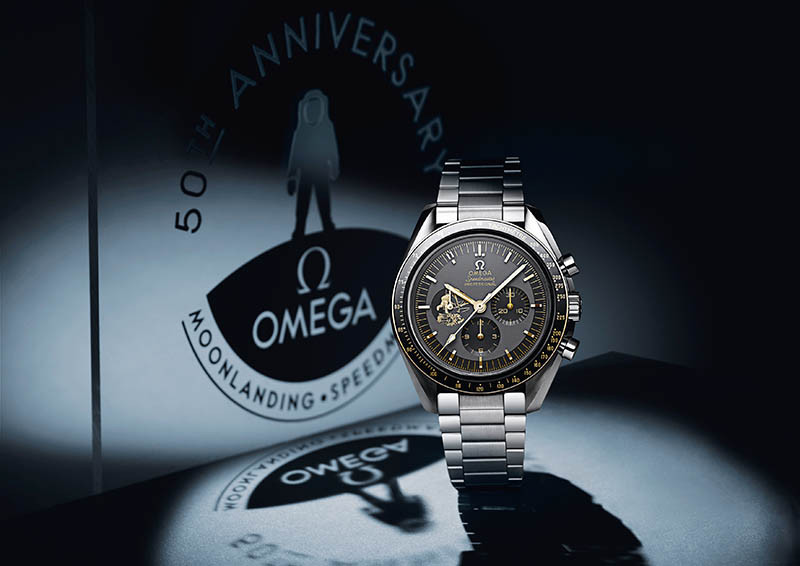 OMEGA Speedmaster Apollo 11 50th Anniversary Limited Edition，錶殼：不鏽鋼材質／錶徑42mm，機芯：3861手動上鍊／振頻每小時21,600次／儲能48小時／天文台認證，功能：小三針／計時，防水：50米，其他：限量6,969只，定價：314,500元。