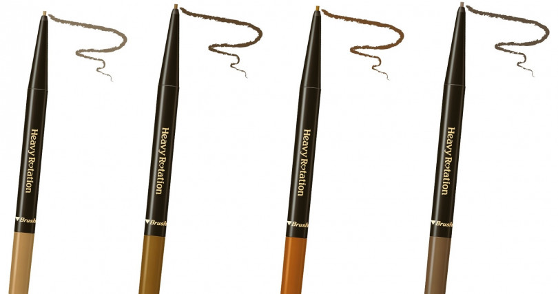 KISSME的「美眉持色柔霧眉筆」擁有1.6mm的細緻筆芯、軟硬適中，可幫妳打造根根分明的毛流；最貼心的是還附有柔軟的纖細螺旋眉刷，溫柔暈染眉尾不走型。（圖／品牌提供）