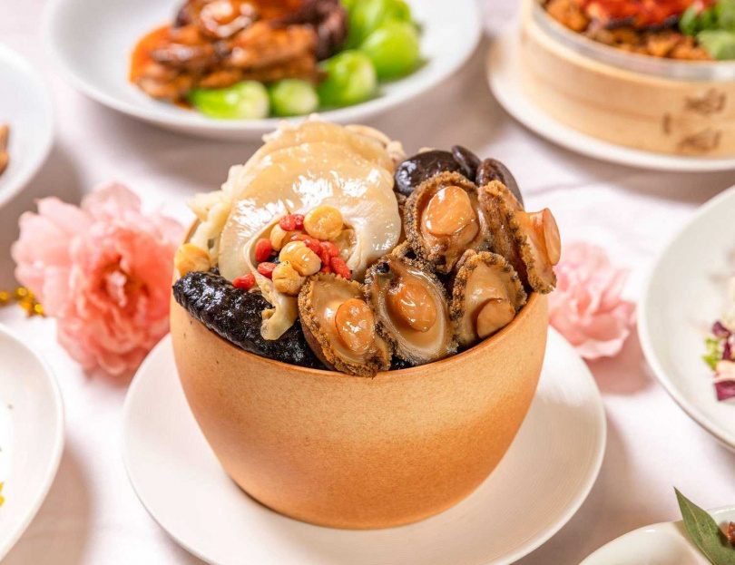 其中「鮑參翅肚佛跳牆」集結廣式料理中最受歡迎四種珍貴海味，分別是鮑魚、海參、魚翅、魚肚。