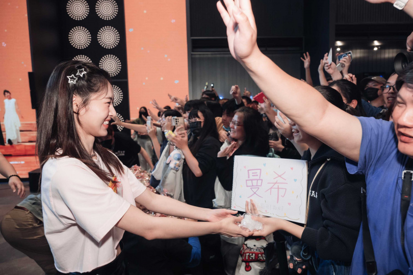 拍了《陽光女子》後,年紀輕輕的何曼希已圈粉無數。(圖/壹壹喜喜提供)