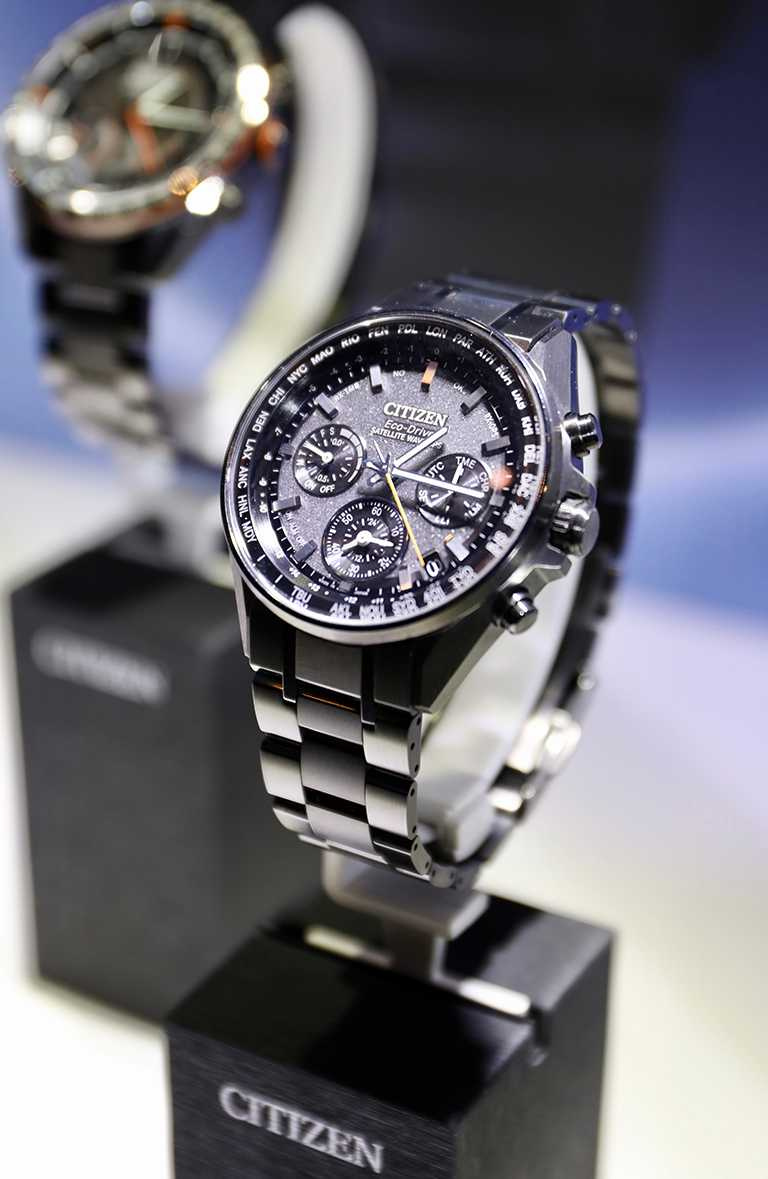 CITIZEN「CC3085-51E光動能GPS衛星對時腕錶」，鈦金屬錶殼，43.5mm╱59,000元。（圖╱焦正德攝影）