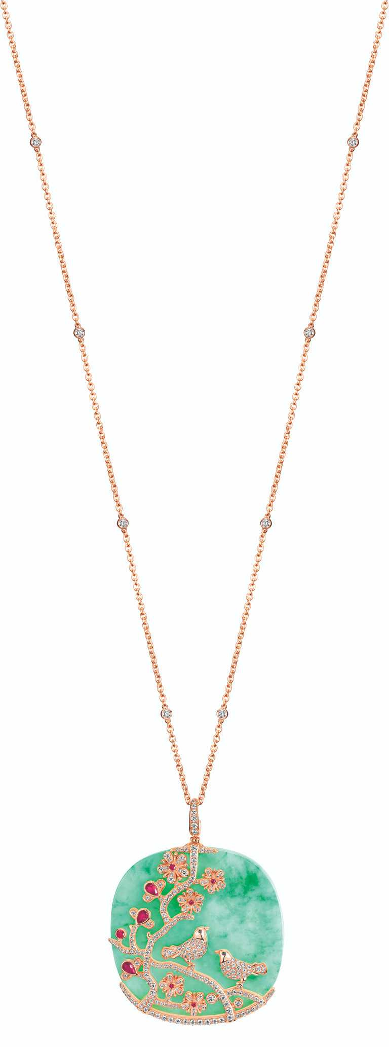 Qeelin「Love Whisper」18K玫瑰金、翡翠、鑽石及紅寶石項鍊，限量8件╱985,000元。（圖╱Qeelin提供）