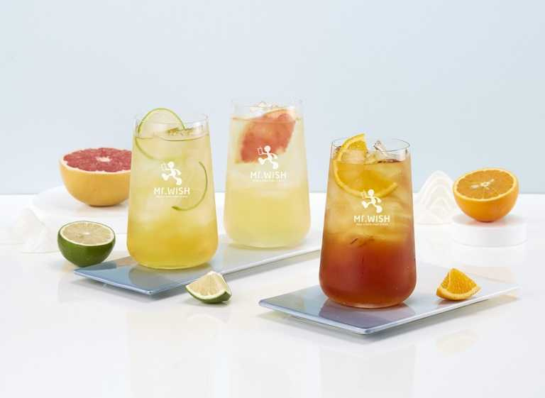 最受歡迎的搭法：(左1) 茉香綠茶+檸檬 (中) 高山青茶+葡萄柚( 右1) 熟成紅茶+柳橙。