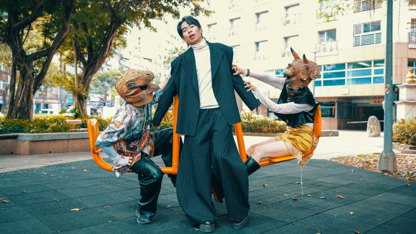 脆樂團Skippy（中）操刀恐龍的皮首張專輯。（圖／焦正德攝）