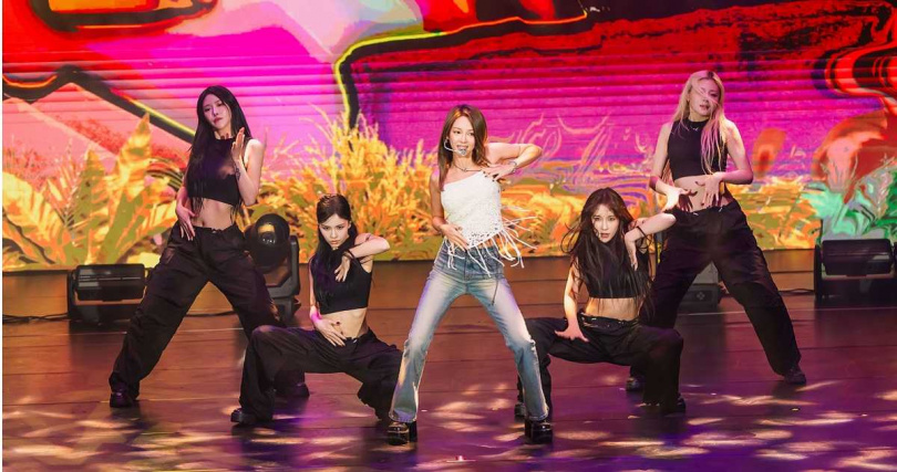 孝淵不僅特地飛來台力挺舒華，還獻上表演舞台。（圖／電通娛樂提供）