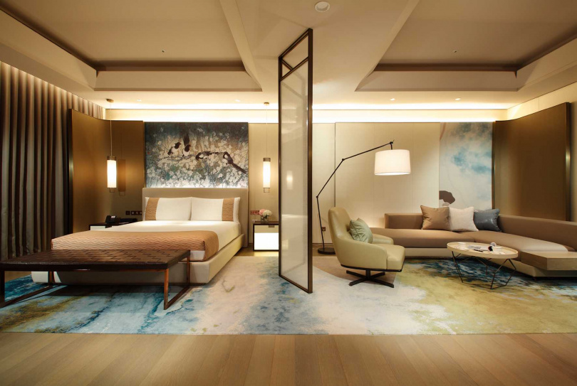 台北美福大飯店入住28坪尊爵套房，盡享美好跨年夜。