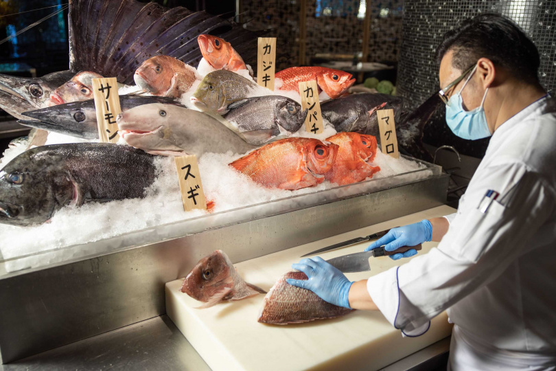 柏麗廳強調全魚利用零浪費，從魚身、魚皮到魚骨都可入菜。