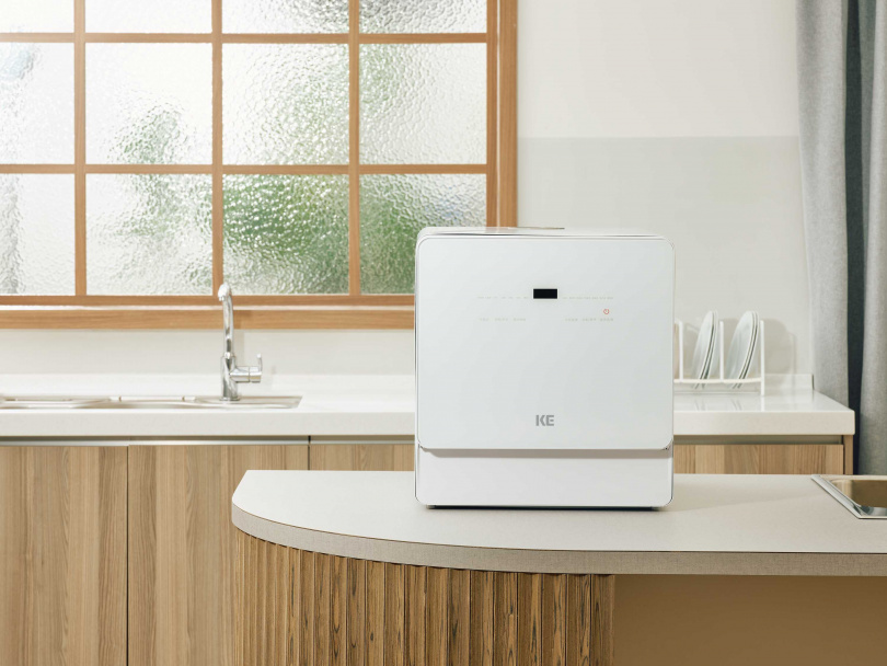 嘉儀企業推出自有品牌嘉儀KE桌上型洗碗乾燥機，建議售價新台幣 17,500 元。