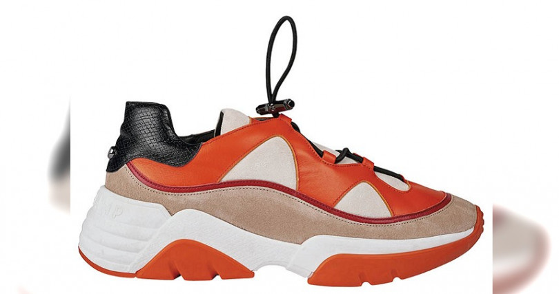 LongchampFreeminder系列橘色運動鞋／15,900元