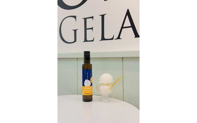 樂榛 Lé Vera x OPA Gelato｜樂榛 Lé Vera 經典奧勒岡榛果油與限定聯名品項「榛心鹽語」（圖／樂榛 Lé Vera提供）。