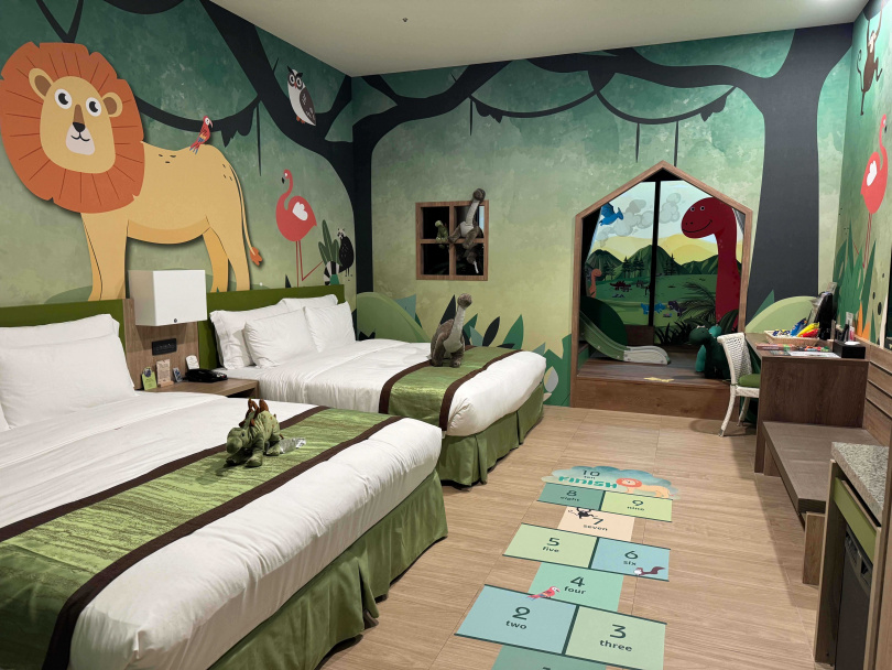 奇幻冒險島森林探險主題房。(圖片提供/福容大飯店福隆)