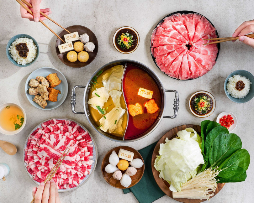 「石二鍋」於北中南挑選14家幸運門店，祭出「免費升級大菜大肉」優惠。