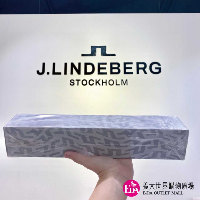 來自瑞典高爾夫球第一品牌J.LINDEBERG義大店限時優惠中，不管是上班休閒、打球運動穿上J.LINDEBERG給你帥氣滿點的另一半，單筆消費滿25,000元再送品牌限量質感摺疊傘。