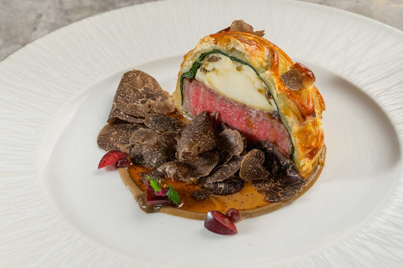 蘭餐廳經典和牛派也推出情人節特製版。(圖/Orchid蘭餐廳提供)