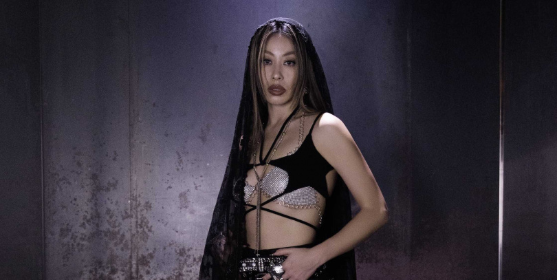 蔡詩芸11日以快閃襲擊方式，無預警深夜時現身信義區夜店首唱新歌造勢。（圖／人見人愛娛樂提供）