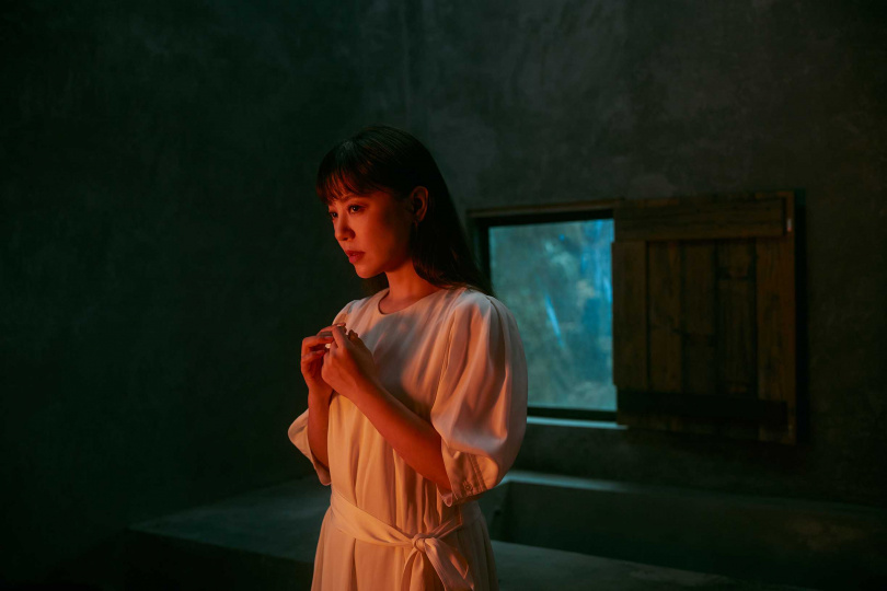 丁噹在家練唱嚇到鄰居。（圖／相信音樂提供）