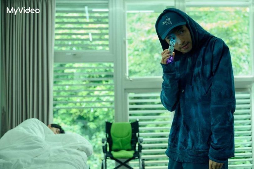 《那些你不知道的我》傅孟柏「變臉下載記憶」，引發人性拉扯。（圖／台灣大哥大MyVideo）