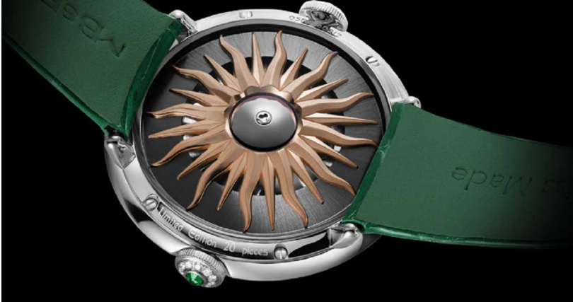 MB&F x BVLGARI「FlyingT Allegra」白K金鑲鑽腕錶，錶背設有快速轉動的金色噴砂太陽放射狀自動盤。（圖╱BVLGARI提供）