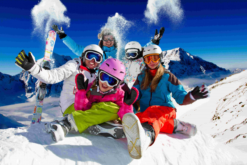 易飛網韓國滑雪行程推出市場唯一含雪具5合1，早鳥第二人折萬元，參團再送外幣萬元大紅包。（圖／易飛網提供）